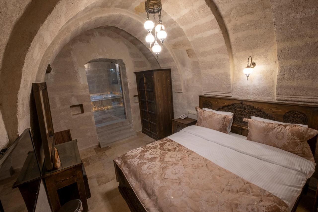 Underground Cave Suites Hotel Гореме Экстерьер фото