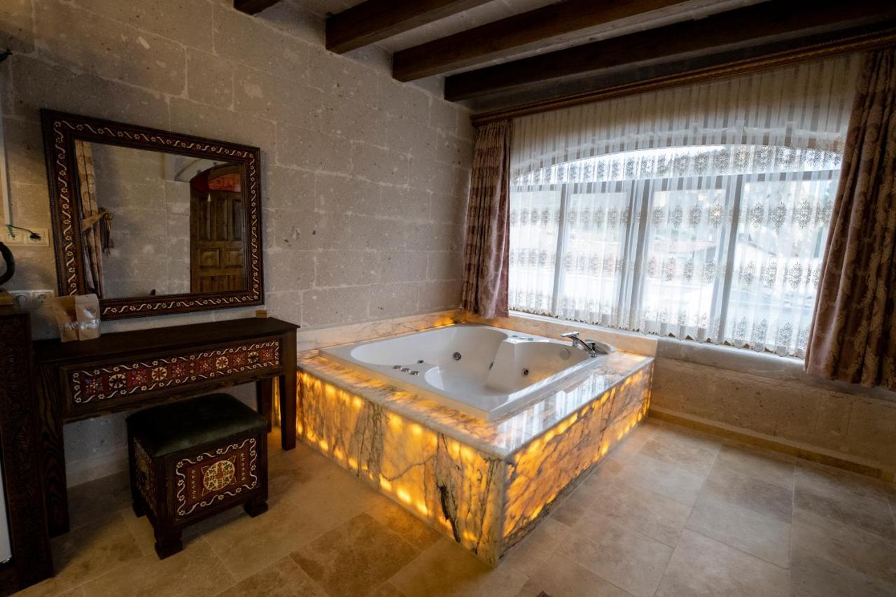 Underground Cave Suites Hotel Гореме Экстерьер фото